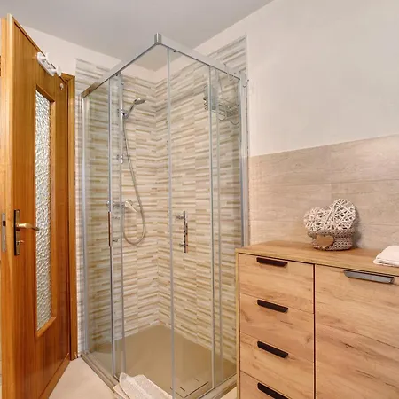 Delfine Apartment La Salle